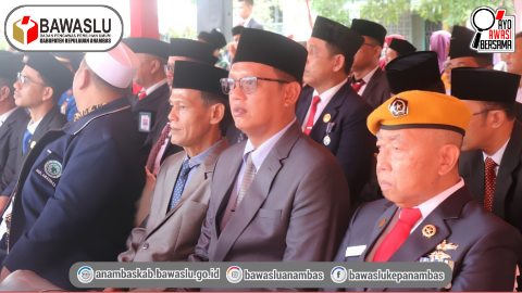 Wujud Sinergi Lembaga, Ketua Bawaslu Kepulauan Anambas Hadiri Upacara Peringatan HUT Ke-81 RI Bersama Pemda
