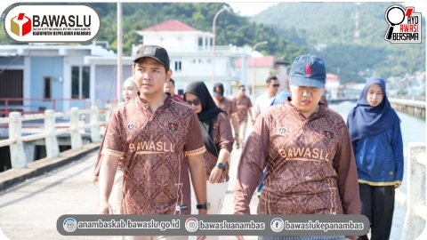 Jaga Kebugaran Fisik, Bawaslu Anambas Gelar Jalan Santai "Jumat Sehati" di Sekitar Kantor