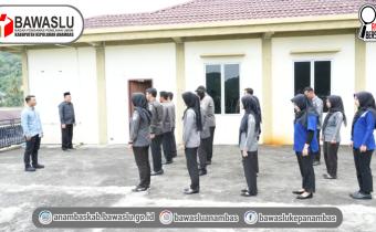 Jaga Integritas di Bulan Suci, Bawaslu Anambas Tekankan Disiplin Kerja Lewat Apel Senin Rutin