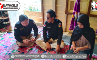 Uji Petik di Desa Air Bini, Tim 4 Bawaslu Anambas Temukan Data Warga TMS Masih Masuk Dalam Daftar Pemilih