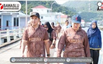 Jaga Kebugaran Fisik, Bawaslu Anambas Gelar Jalan Santai "Jumat Sehati" di Sekitar Kantor